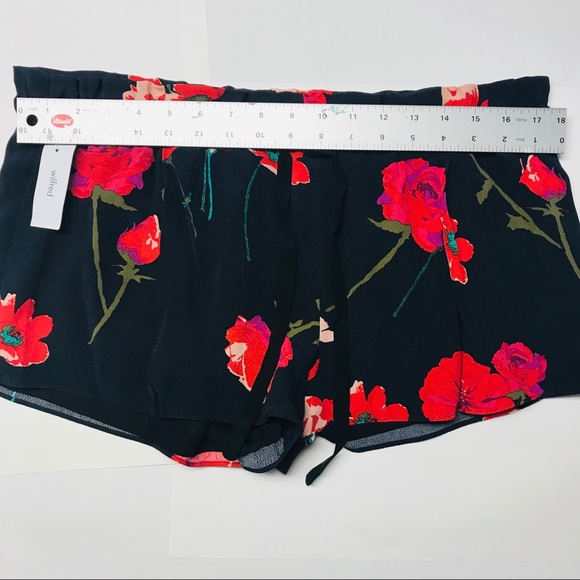 Drawstring Floral Shorts - Picture 5 of 8